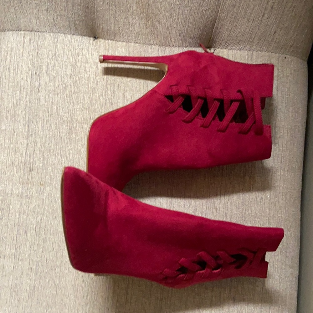 Aldo booties size 7